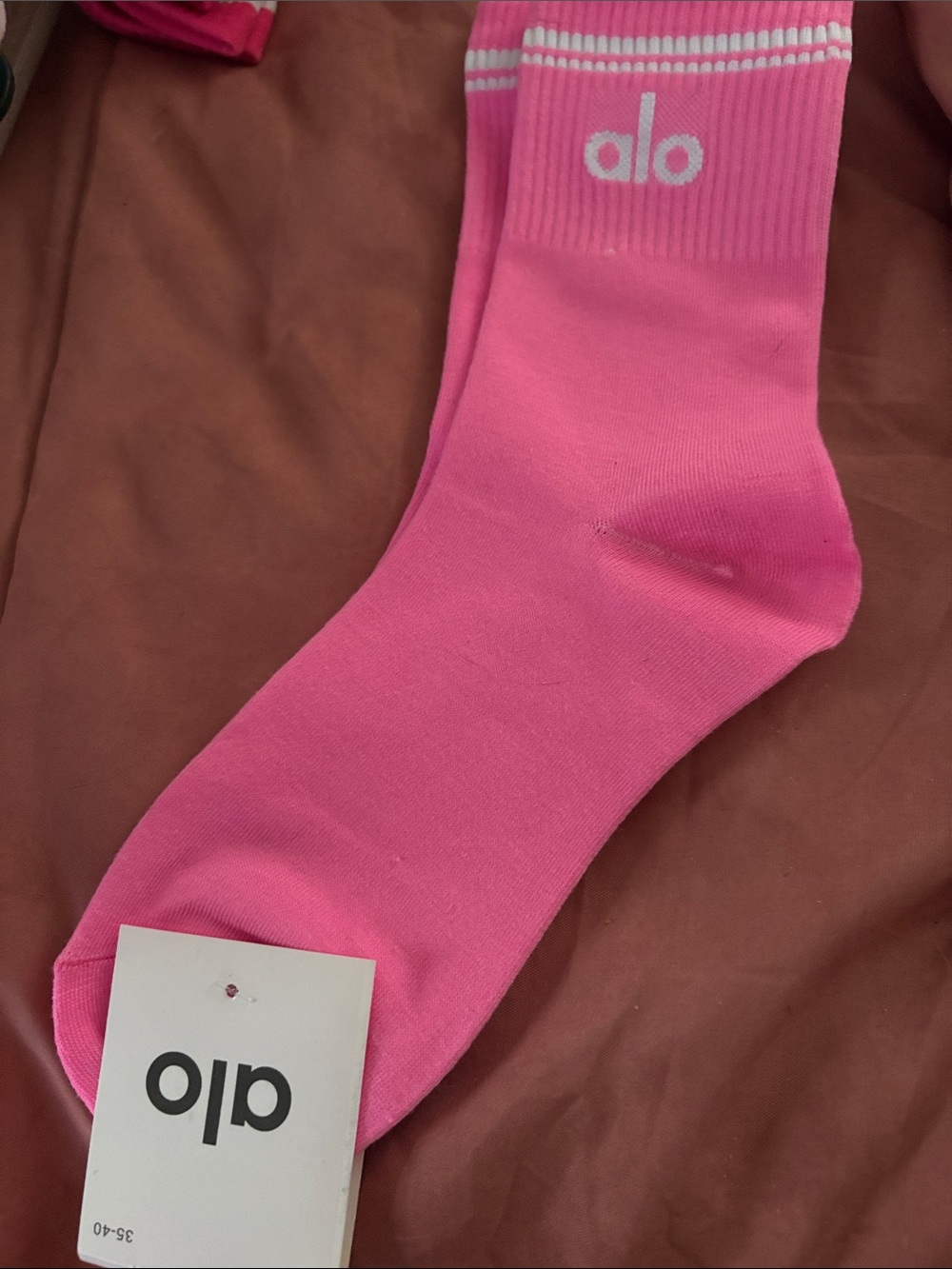 ALO Yoga Men's Crew Athletic Socks - Bright Pink with White Logo